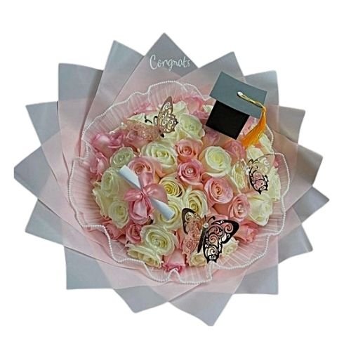 Ramo de Graduación con Rosas Rosadas y Blancas